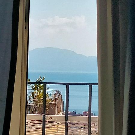 La Casa Del Sole Apartment Napoli Bagian luar foto