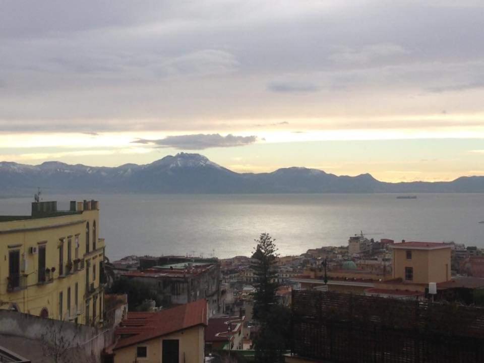 La Casa Del Sole Apartment Napoli Bagian luar foto