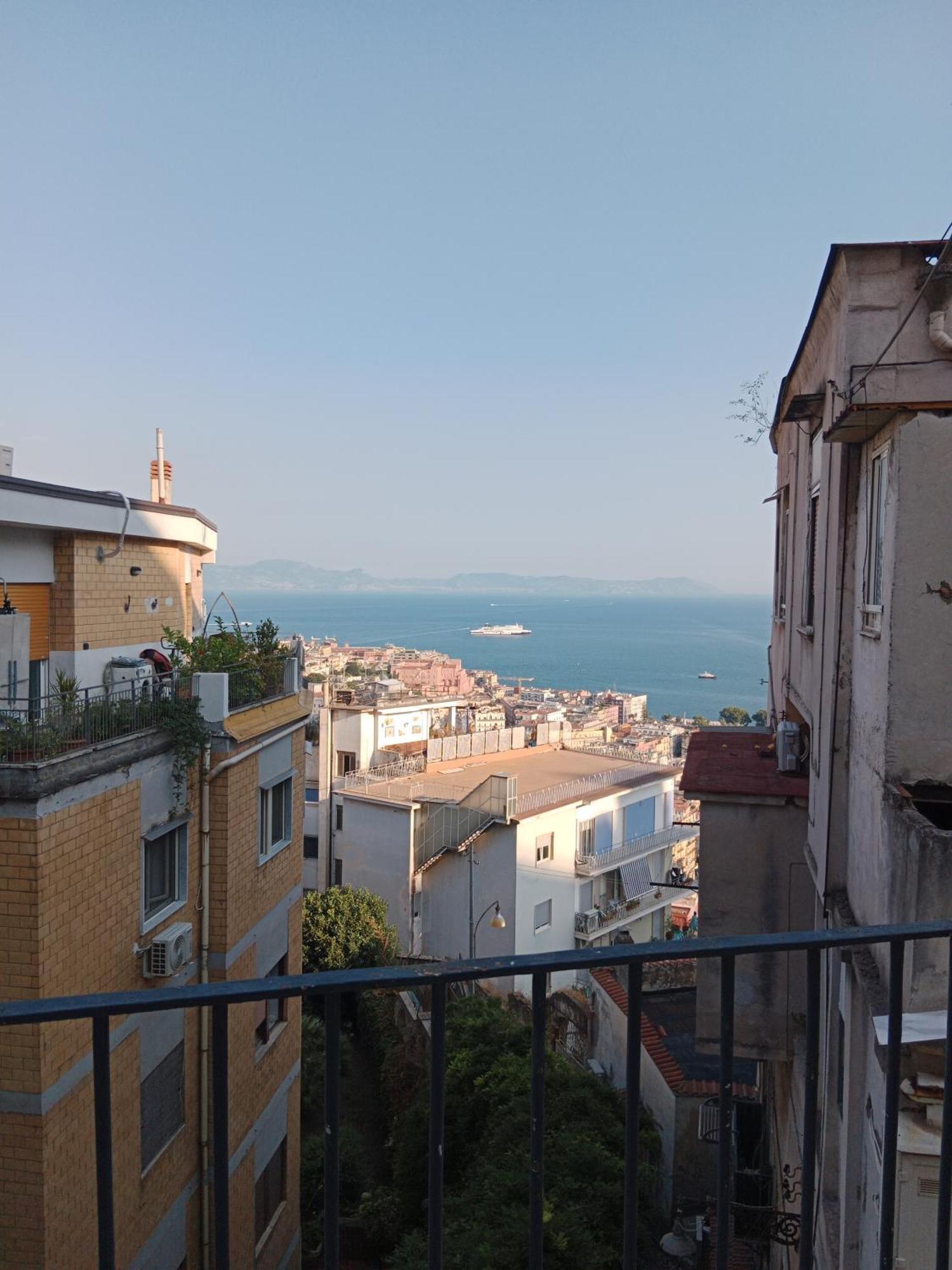 La Casa Del Sole Apartment Napoli Bagian luar foto