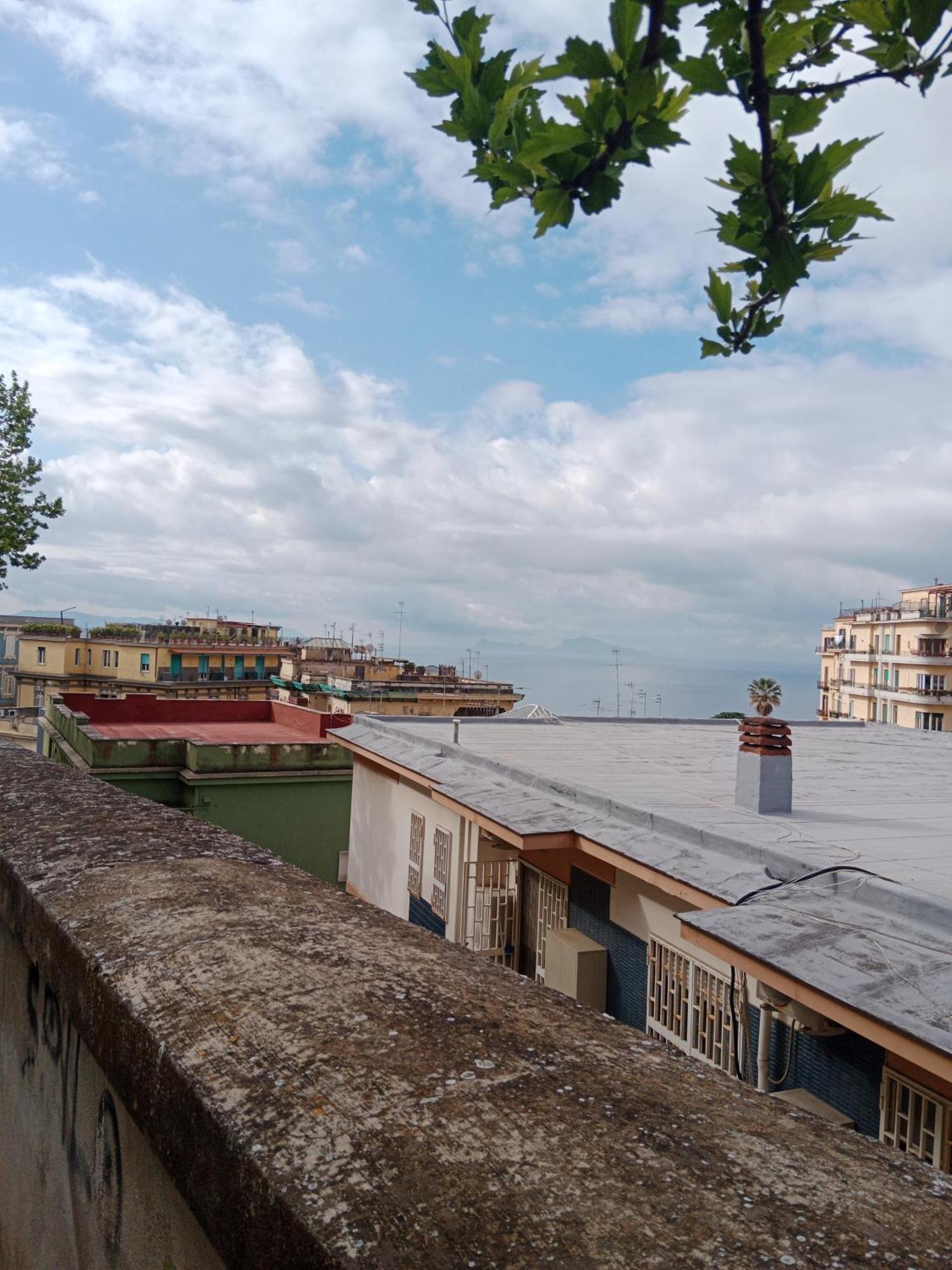 La Casa Del Sole Apartment Napoli Bagian luar foto